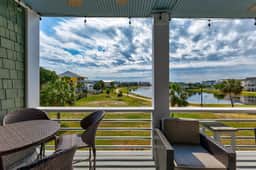 SLW411: Lakefront Paradise - Image 3