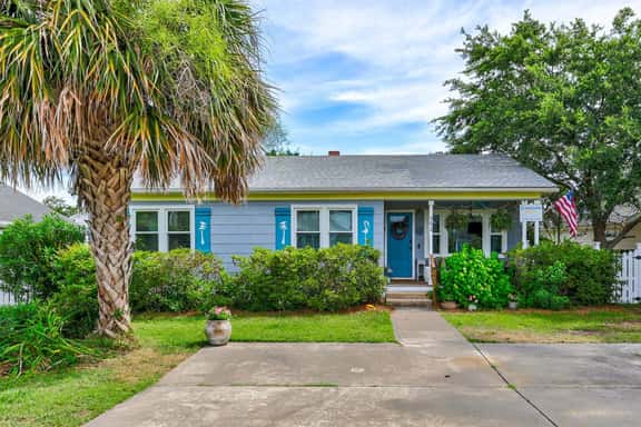 SLW502: The Cottage @ The Porches - Image 1