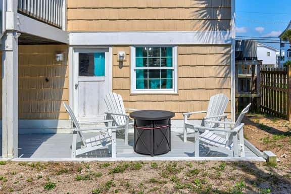 CD602: Surf Haus - Image 3
