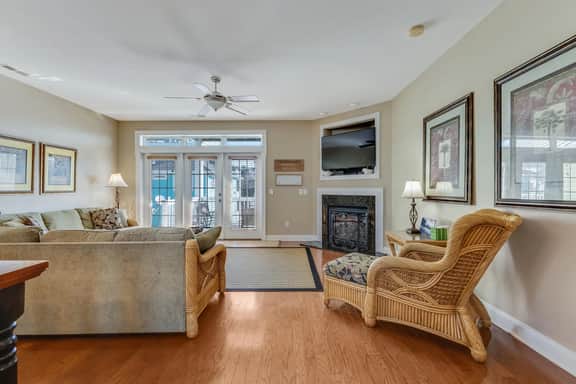 SLW1607: Jack's Beach House - Image 5