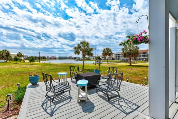 SLW411: Lakefront Paradise - Image 2