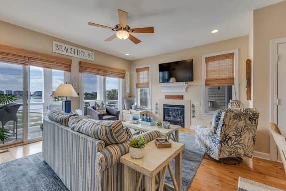 SLW411: Lakefront Paradise - Image 5