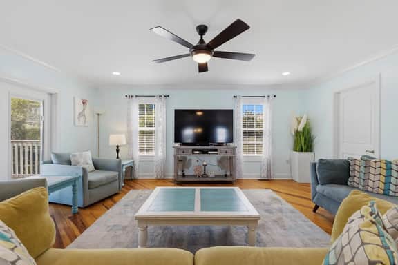 NFW1518: Spacious Beach Retreat - Image 4